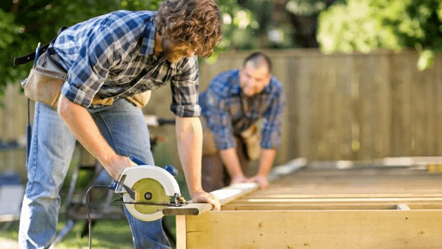 How To Hire The Right Deck Builder In Burke, VA For Your Project
